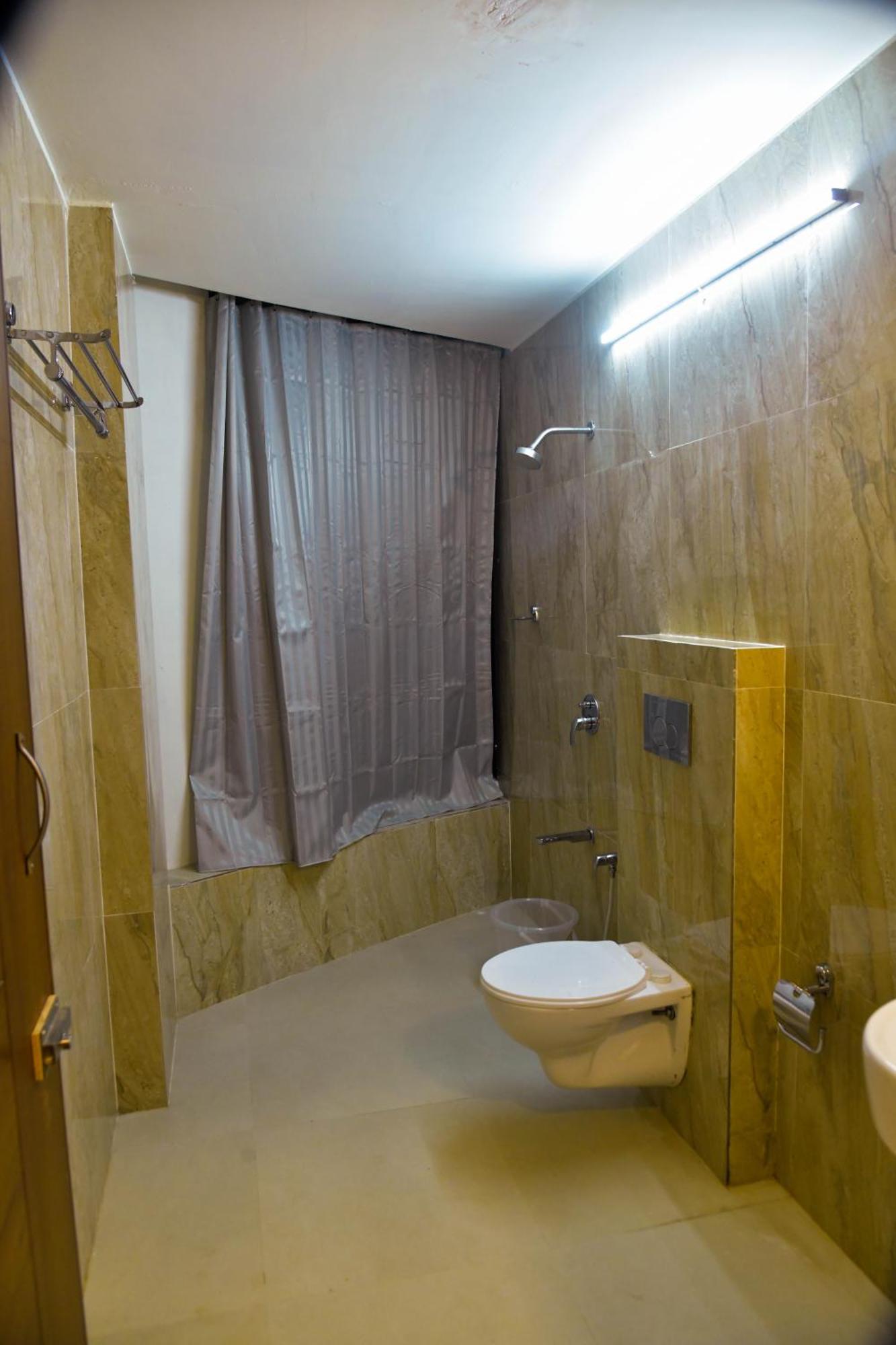 Hotel Ashooka Inn Gandhinagar Extérieur photo