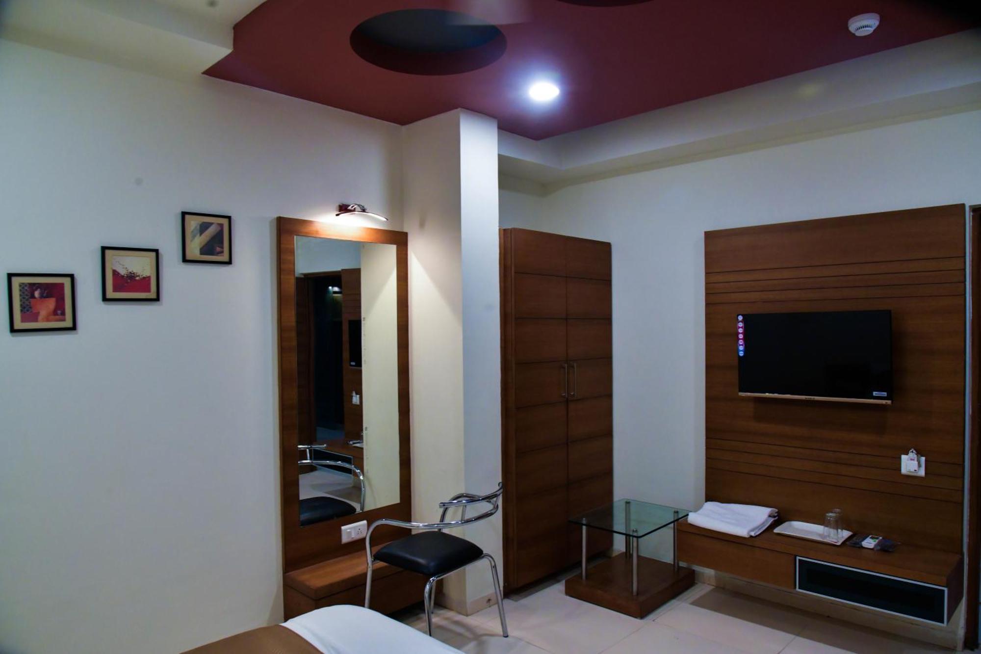 Hotel Ashooka Inn Gandhinagar Extérieur photo