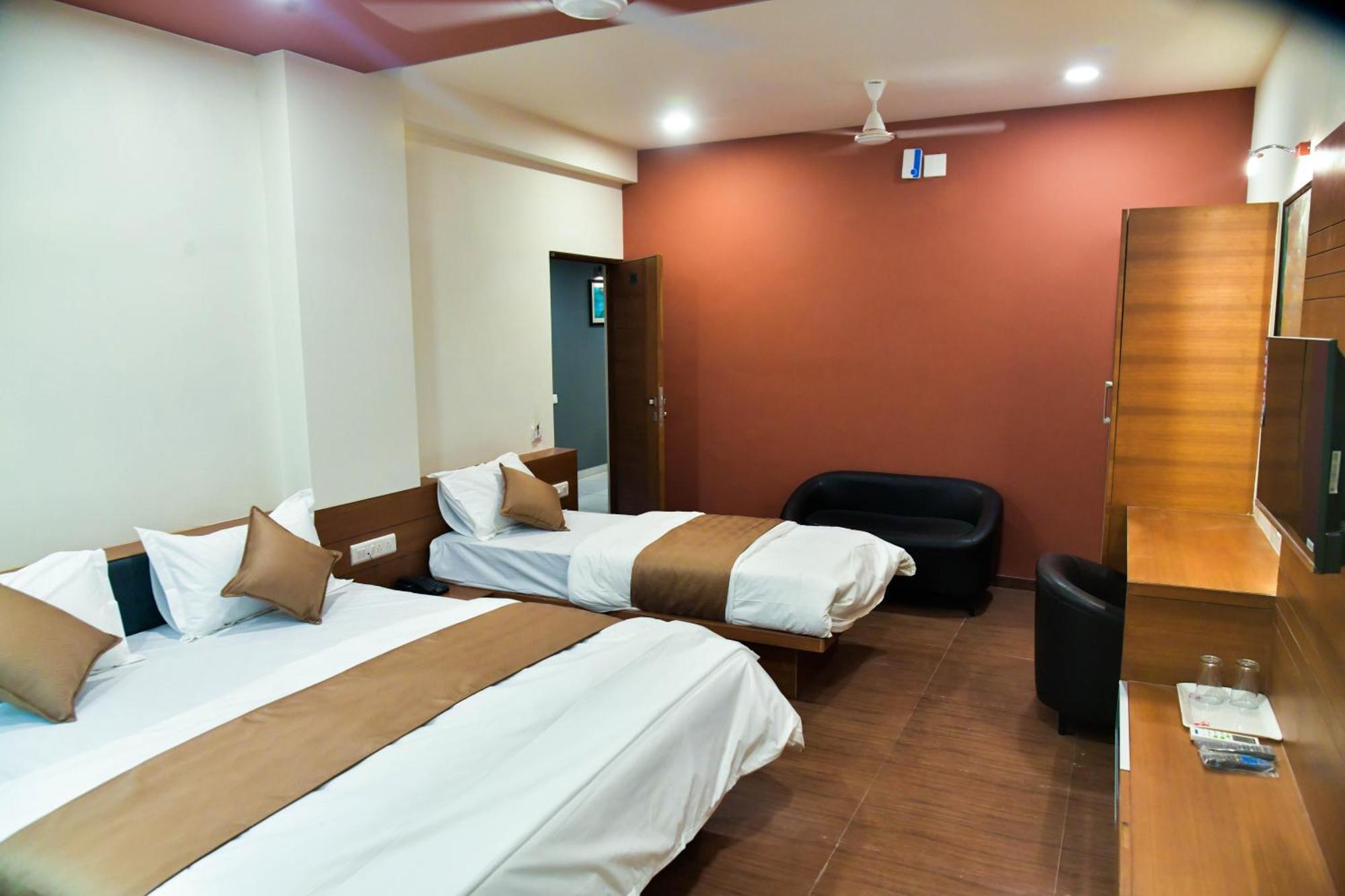Hotel Ashooka Inn Gandhinagar Extérieur photo