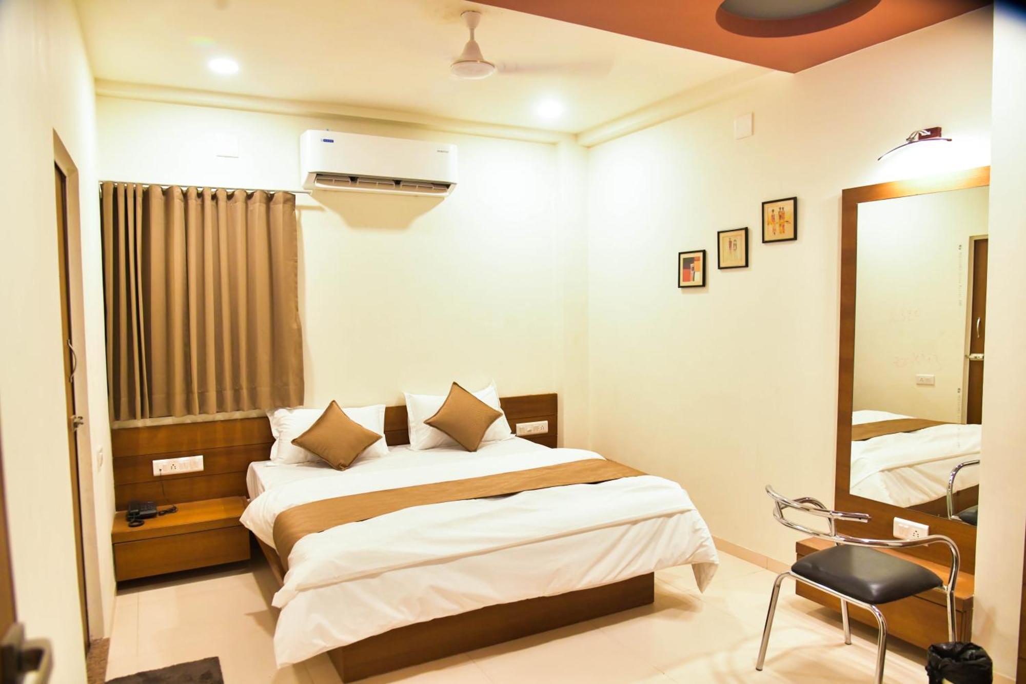 Hotel Ashooka Inn Gandhinagar Extérieur photo