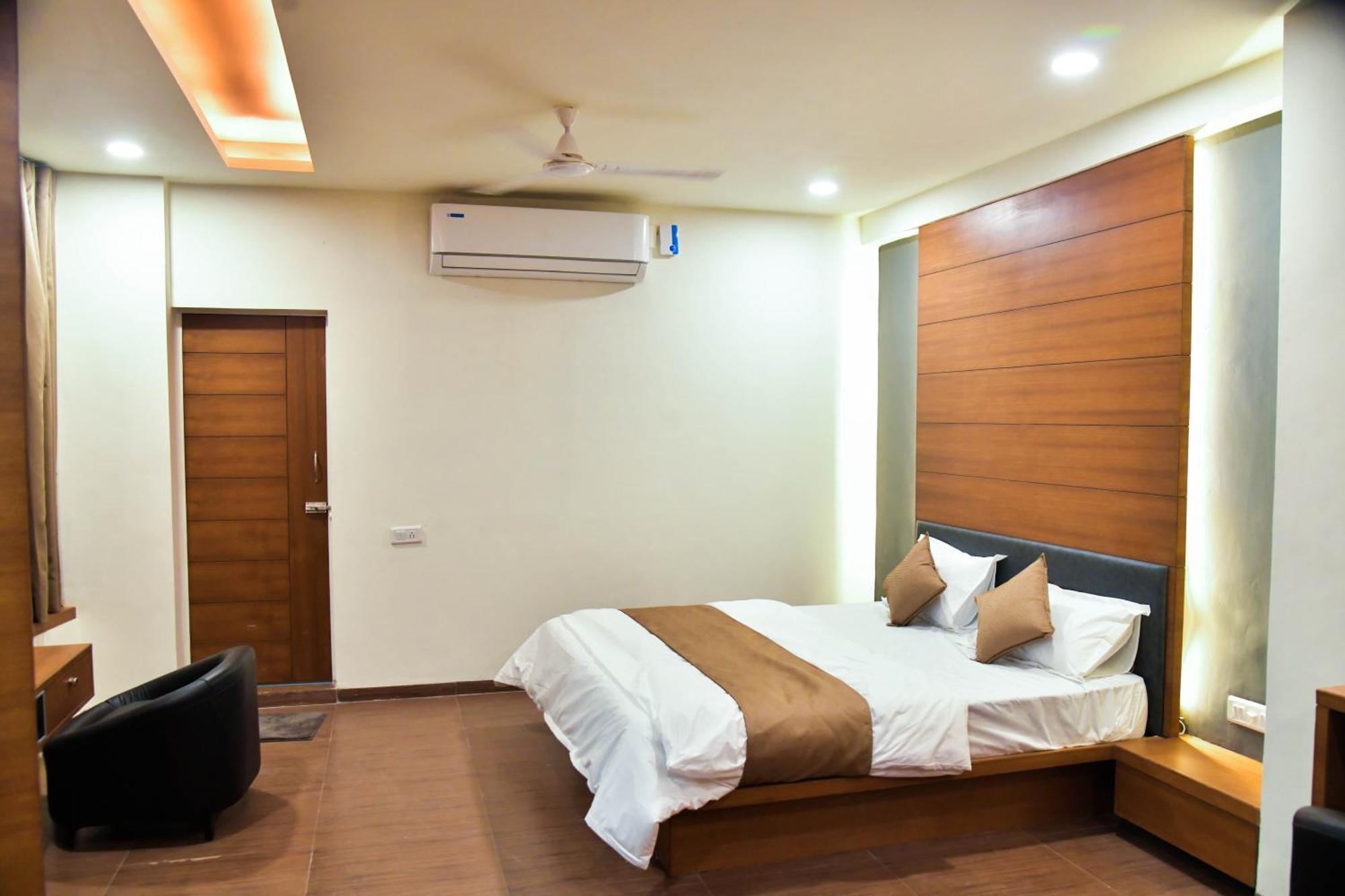 Hotel Ashooka Inn Gandhinagar Extérieur photo